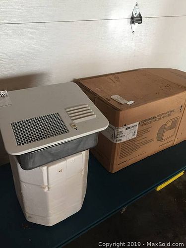 Lot #0692 (1 of 7)