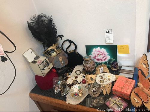 Lot #0065 (1 of 11)