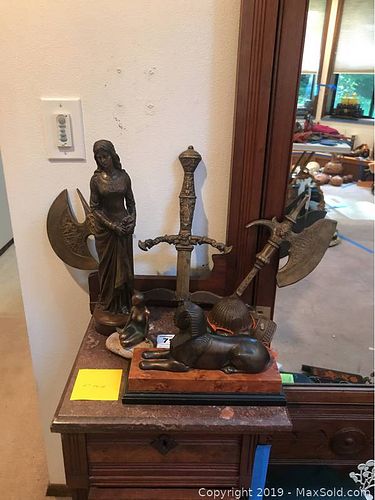 Lot #0079 (1 of 9)