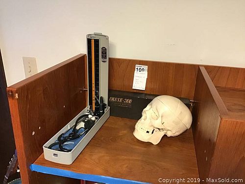 Lot #0100 (1 of 8)