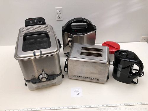 Lot #0037 (1 of 15)