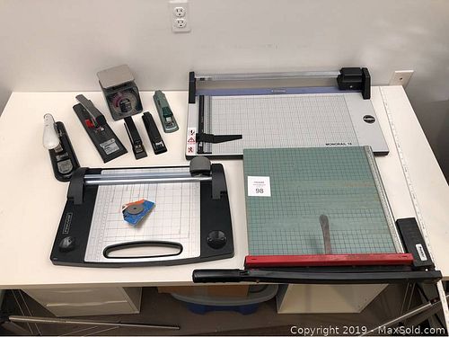Lot #0098 (1 of 11)