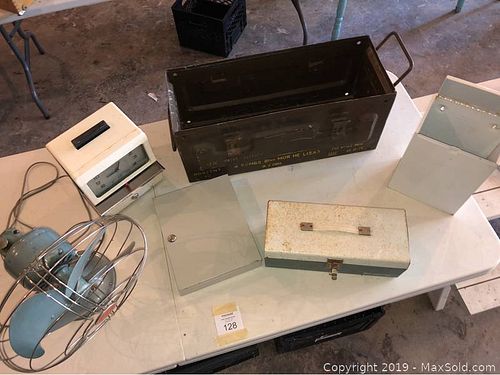 Lot #0128 (1 of 12)