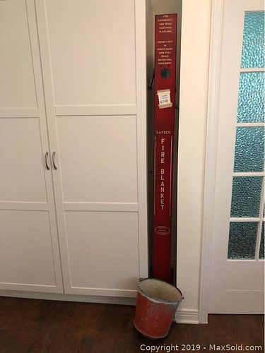 Lot #0146 (1 of 7)