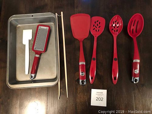 Lot #0202 (1 of 12)
