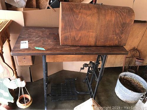 Lot #0878 (1 of 10)