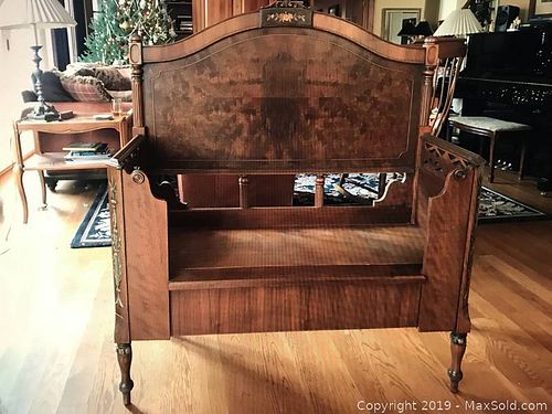 Lot #0032 (1 of 7)