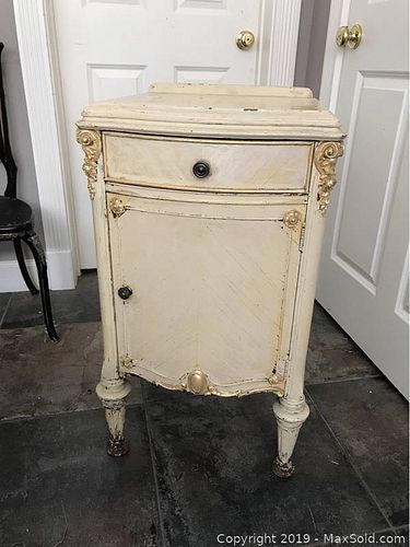 Lot #0044 (1 of 14)