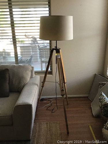 Lot #0085 (1 of 6)