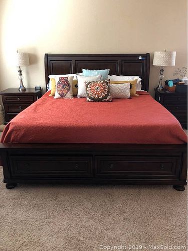 Lot #0217 (1 of 11)
