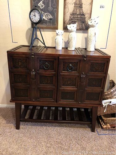 Lot #0234 (1 of 10)