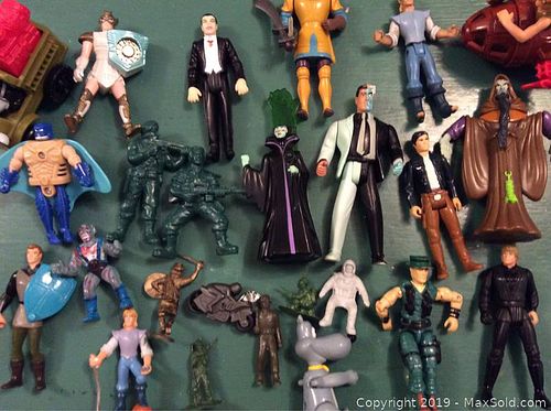 Lot #0081 (1 of 7)