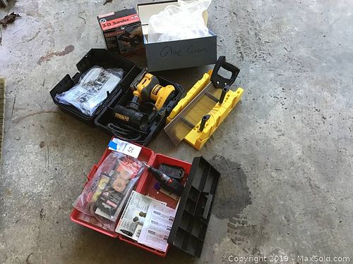 Lot #0052 (1 of 5)