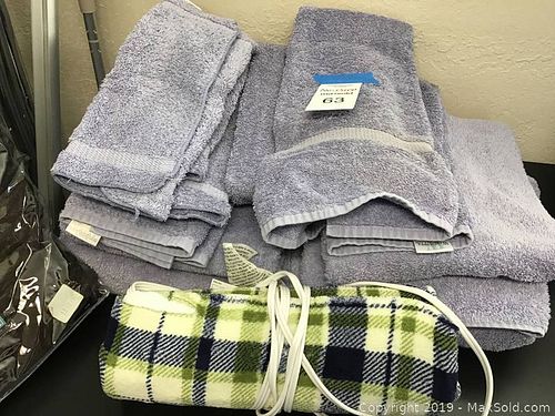 Lot #0063 (1 of 2)