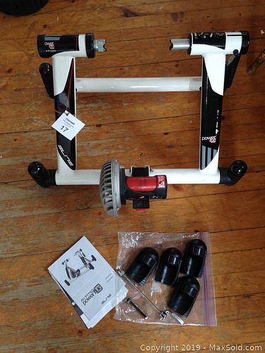Lot #0017 (1 of 11)