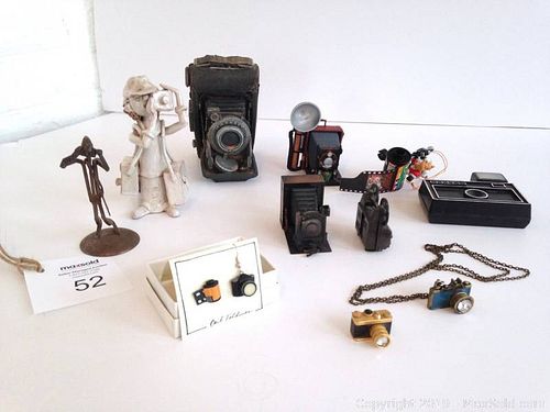 Lot #0052 (1 of 15)