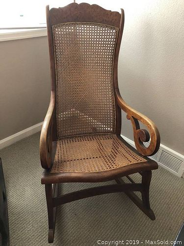 Lot #0113 (1 of 4)