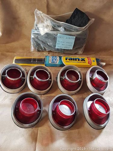 Lot #0024 (1 of 3)