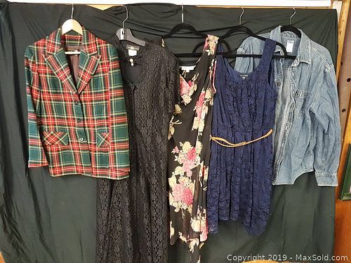 Lot #0061 (1 of 5)