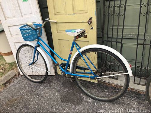 Lot #0566 (1 of 8)