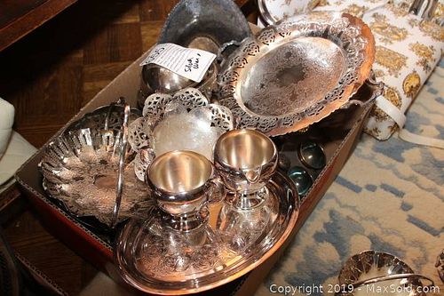 Lot #0655 (1 of 8)