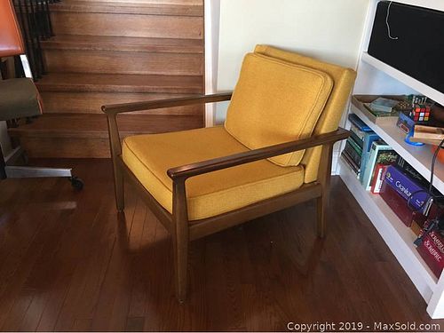 Lot #0112 (1 of 3)