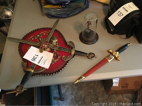 Lot #0136 (1 of 5)