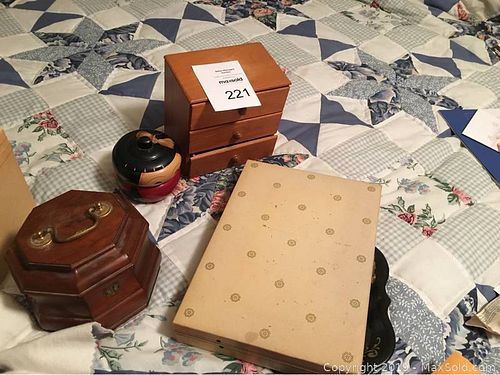 Lot #0221 (1 of 4)