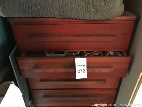 Lot #0272 (1 of 7)