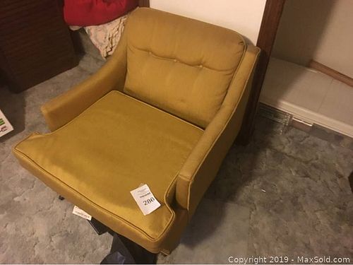Lot #0286 (1 of 3)
