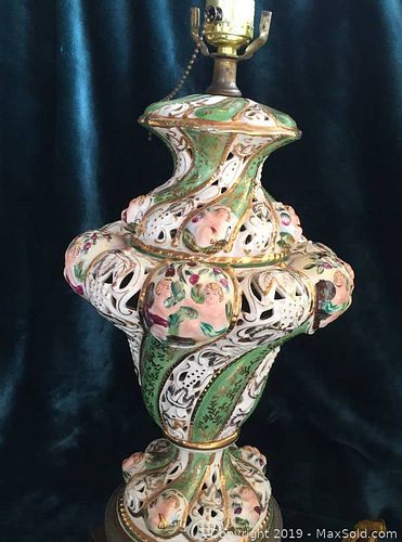 Lot #0025 (1 of 4)