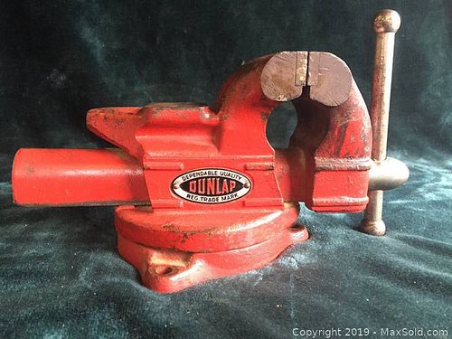 Lot #0067 (1 of 7)