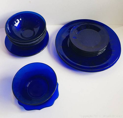Lot #0099 (1 of 4)