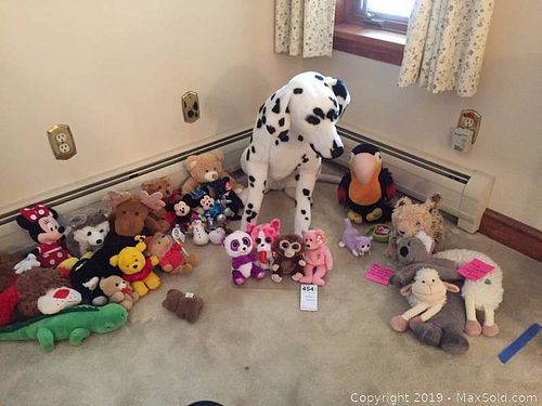 Lot #0454 (1 of 9)