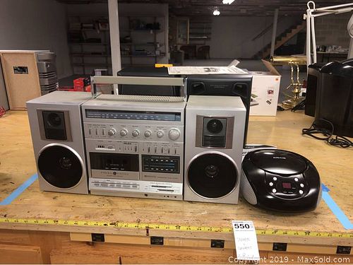 Lot #0550 (1 of 16)