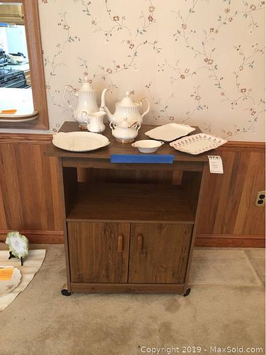 Lot #0574 (1 of 24)