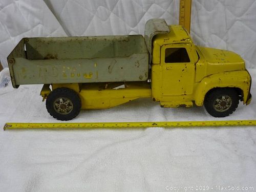 Lot #0059 (1 of 4)