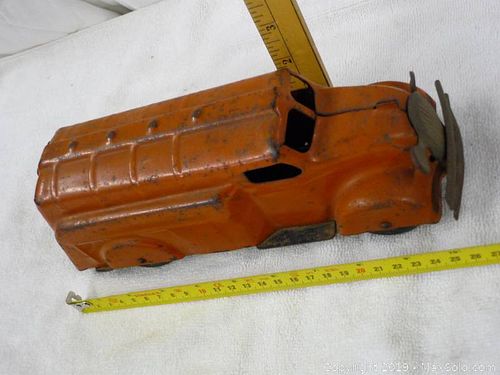 Lot #0061 (1 of 5)