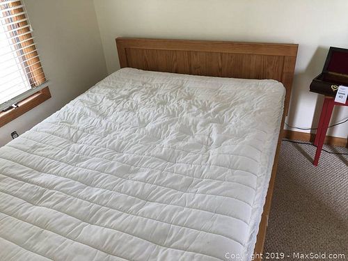 Lot #0009 (1 of 3)