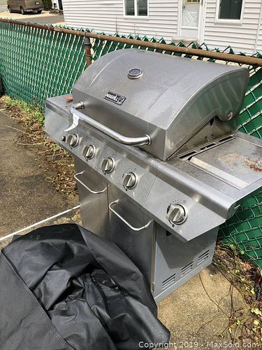 Lot #0052 (1 of 8)