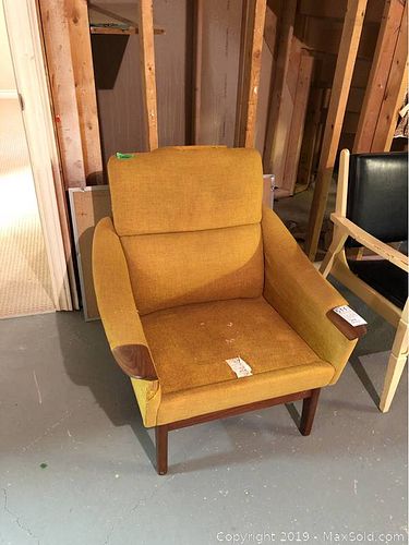 Lot #0511 (1 of 8)