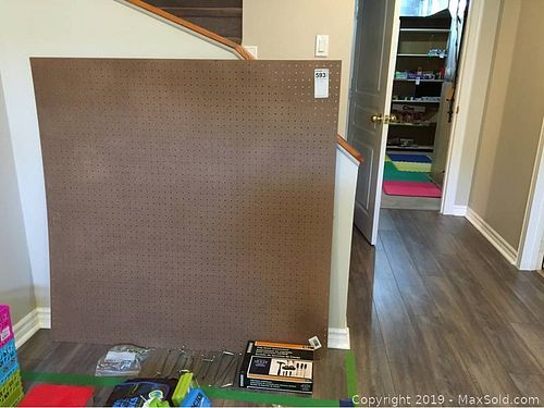 Lot #0593 (1 of 6)