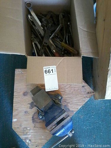 Lot #0661 (1 of 5)