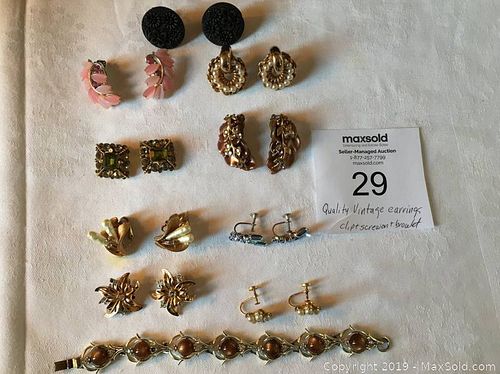 Lot #0029 (1 of 4)