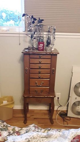 Lot #0176 (1 of 13)