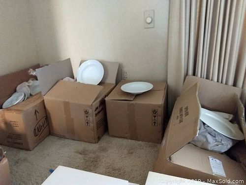 Lot #0011 (1 of 12)