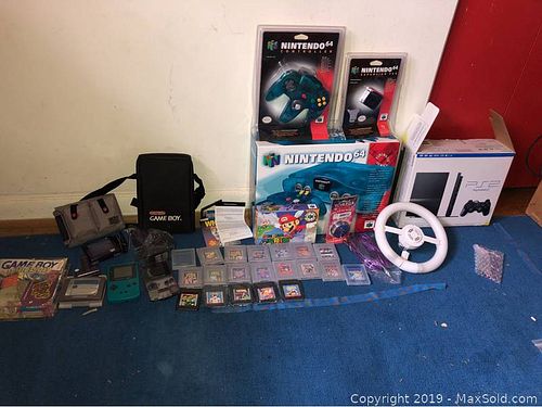 Lot #0056 (1 of 17)