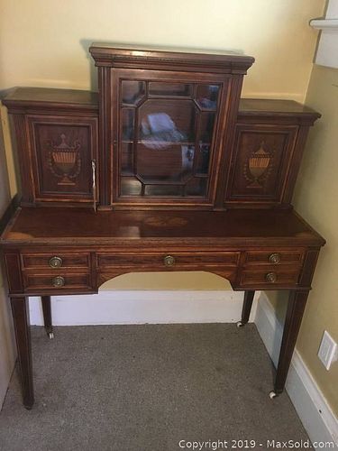 Lot #0028 (1 of 13)