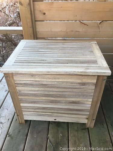 Lot #0135 (1 of 5)
