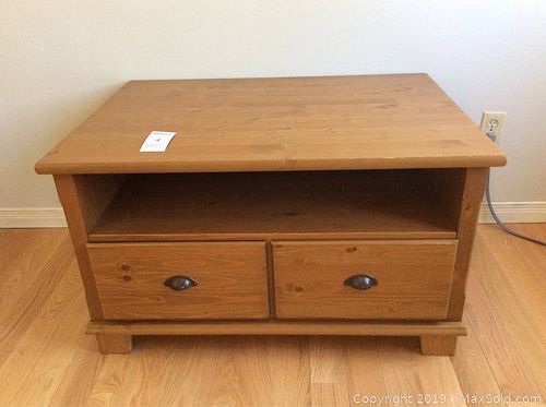 Lot #0004 (1 of 7)
